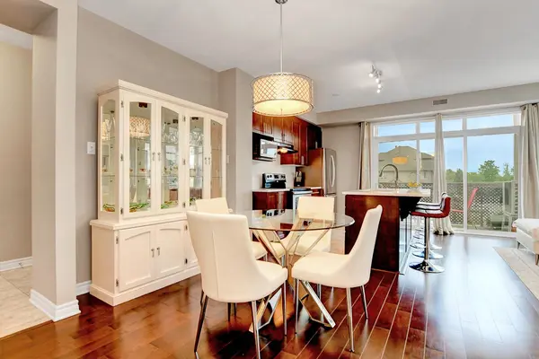 188 Hornchurch LN #E, Barrhaven, ON K2J 2T3