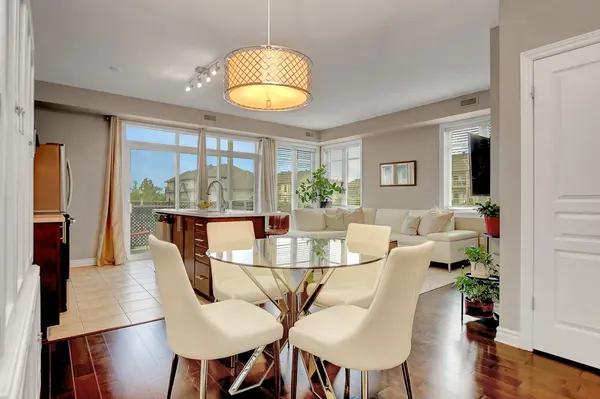 188 Hornchurch LN #E, Barrhaven, ON K2J 2T3