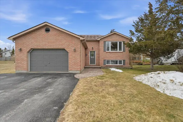 4 Harbourview CRES, Prince Edward County, ON K0K 3L0