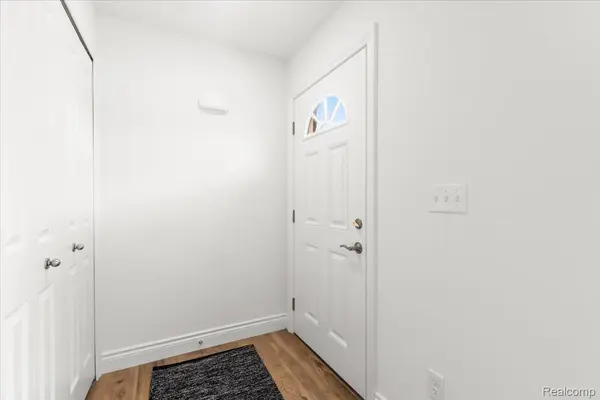 48480 Bridge Way #570, Canton Charter Township, MI 48188