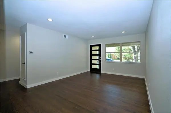 2435 Hillsboro Avenue, Dallas, TX 75228