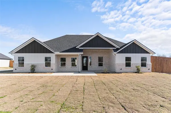 1121 County Road 4104, Greenville, TX 75401