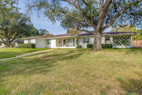 Fort Worth, TX 76109,3772 Arroyo Road