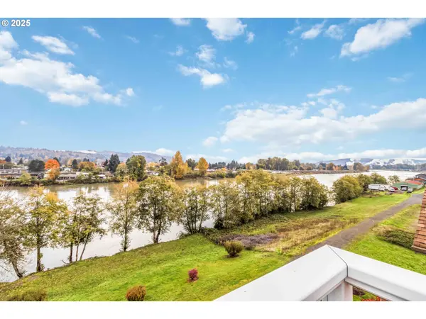 1548 RIVER RD #302, Longview, WA 98632