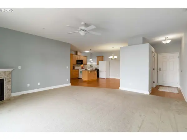 1548 RIVER RD #302, Longview, WA 98632