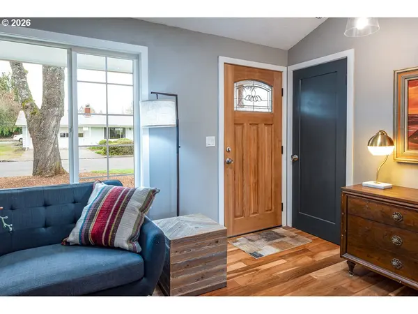 528 NOTTINGHAM AVE, Eugene, OR 97404