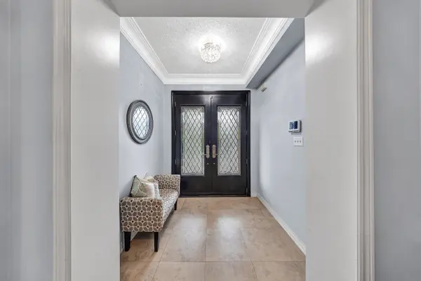 8 St Philip CT, Whitby, ON L1P 0A5