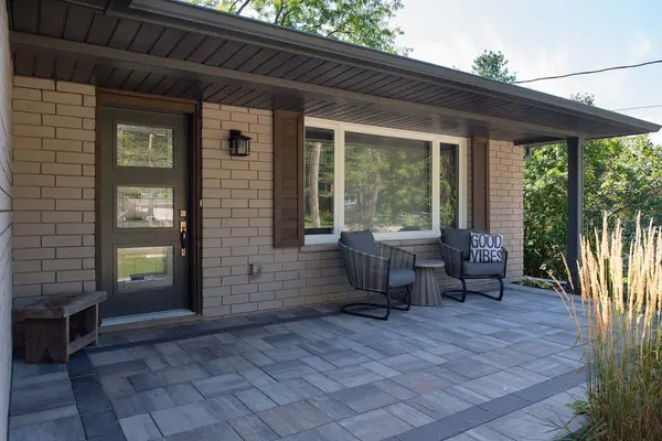 1193 sunnidale RD, Springwater, ON L9X 0T4