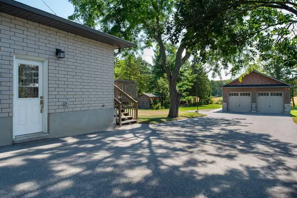 1193 sunnidale RD, Springwater, ON L9X 0T4