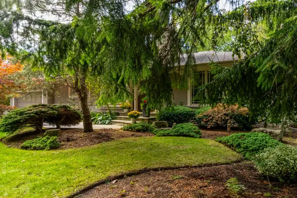 2047 Ardleigh RD, Oakville, ON L6J 1V6