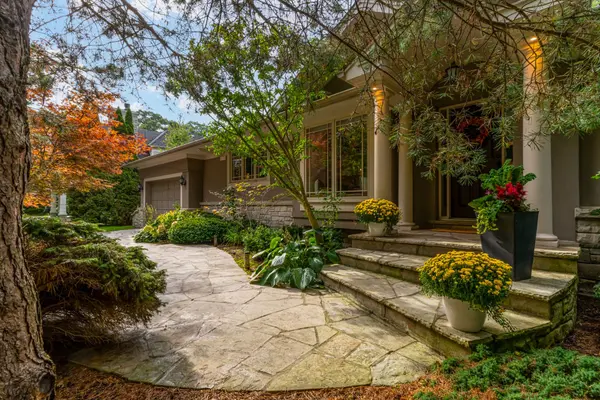 2047 Ardleigh RD, Oakville, ON L6J 1V6