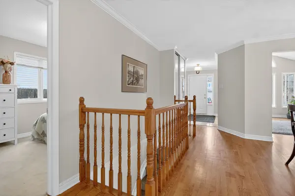 161 Longshire CIR, Barrhaven, ON K2J 4L2