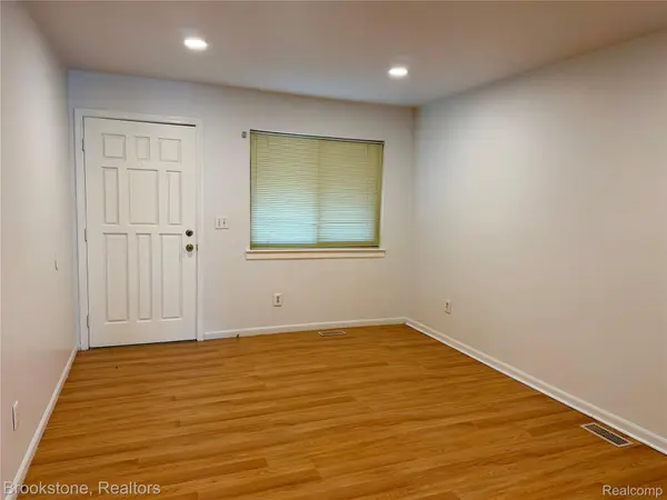 8401 18 Mile RD #196, Sterling Heights, MI 48313