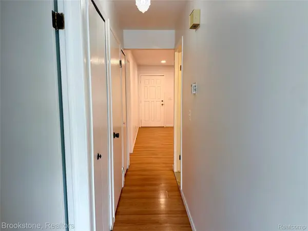 8401 18 Mile RD #196, Sterling Heights, MI 48313