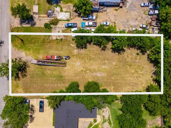 1211 Crestdell Drive, Duncanville, TX 75137