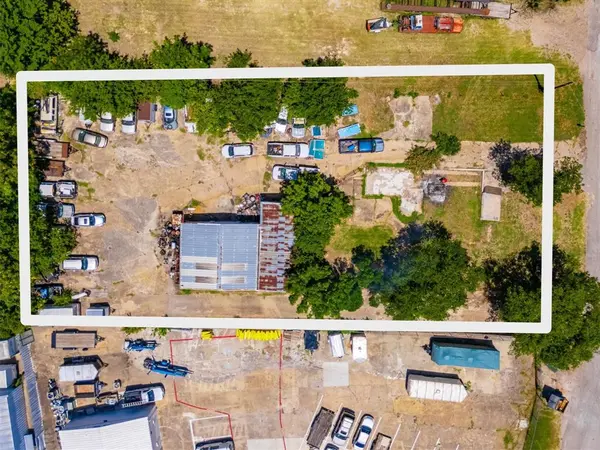 1211 Crestdell Drive, Duncanville, TX 75137