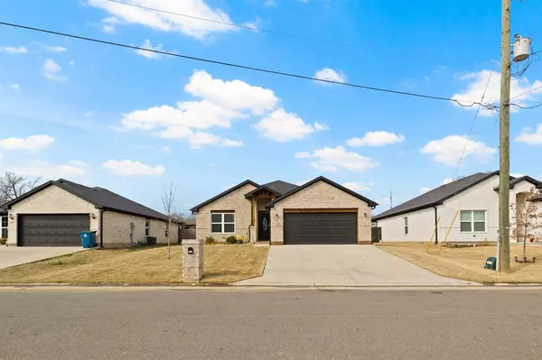 103 St. James, Mount Pleasant, TX 75455