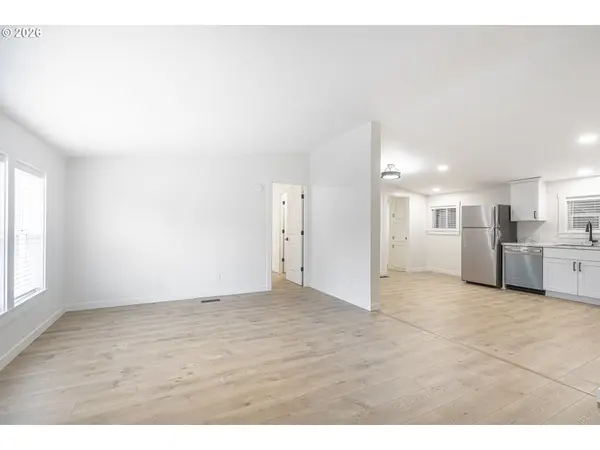 1282 E 3RD ST, Lafayette, OR 97127