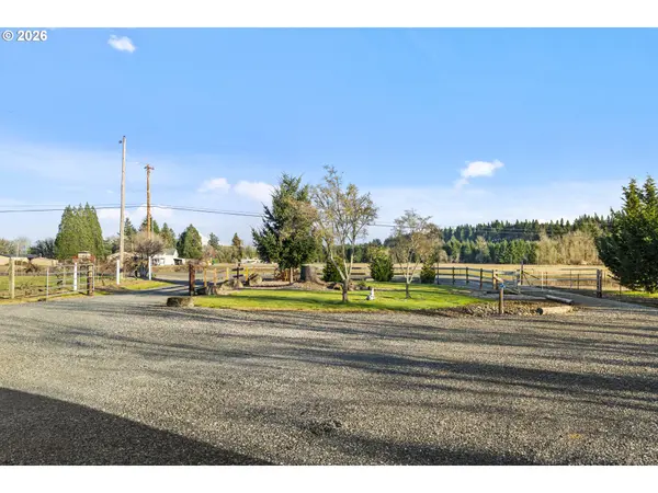 15701 S SPRINGWATER RD, Oregon City, OR 97045