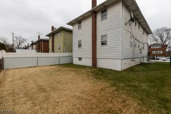 318 Kennedy Dr, Linden City, NJ 07036