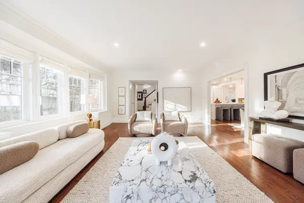 39 Glengowan RD, Toronto C04, ON M4N 1G1