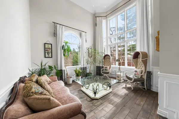 31 MARINUCCI CT, Richmond Hill, ON L4C 0M5