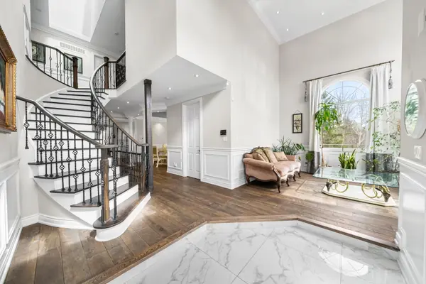 31 MARINUCCI CT, Richmond Hill, ON L4C 0M5