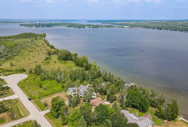 126 Pinewood BLVD, Kawartha Lakes, ON K0M 2T0
