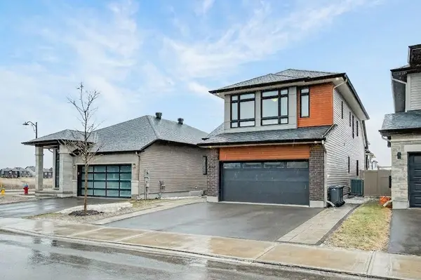 602 Triangle ST, Kanata, ON K2V 0L8