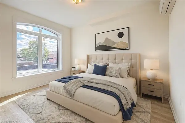 76 Wentworth ST S #2, Hamilton, ON L8N 2Y9