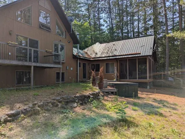 35692 Hwy 17 N/A, Laurentian Hills, ON K0J 1P0