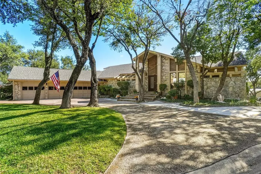 7909 Woodharbor Drive, Fort Worth, TX 76179