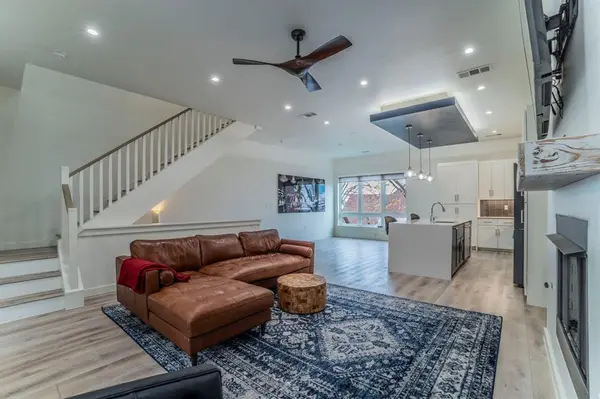 321 College Avenue, Fort Worth, TX 76104