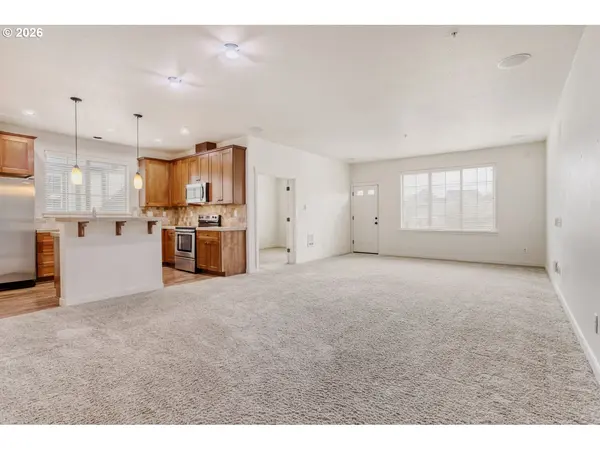 8074 NE MIRIAM WAY, Hillsboro, OR 97006