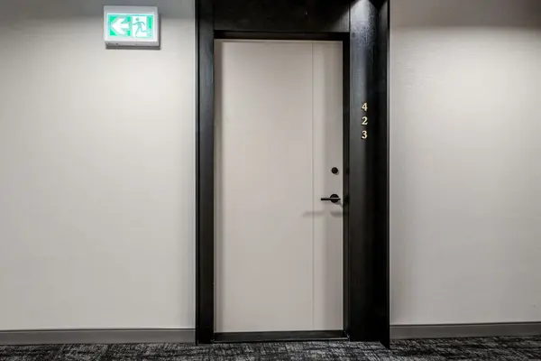 858 Dupont ST #423, Toronto W02, ON M6G 0C1