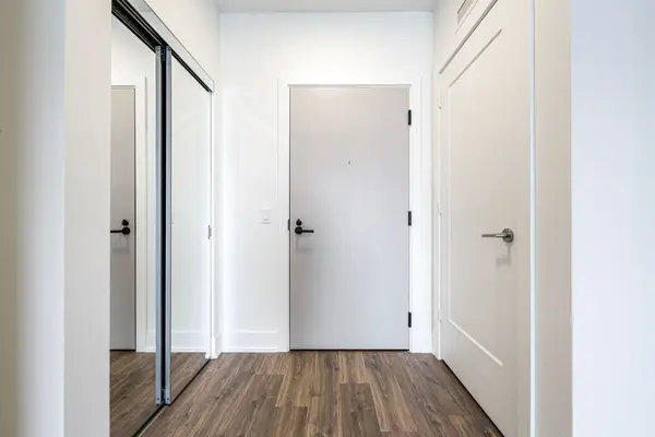 858 Dupont ST #423, Toronto W02, ON M6G 0C1