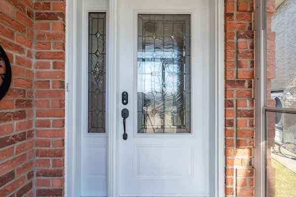 42 Puritan CT, Hamilton, ON L8E 4L1