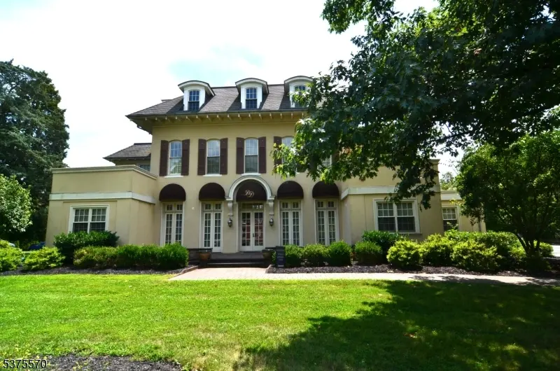 24 Mine Street, Flemington Boro, NJ 08822