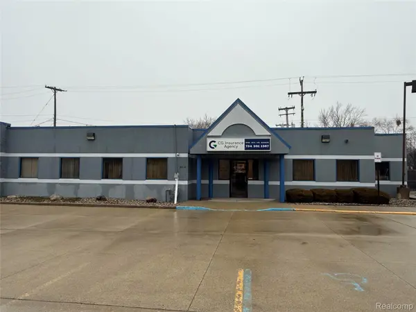 2232 Eureka RD, Wyandotte, MI 48192