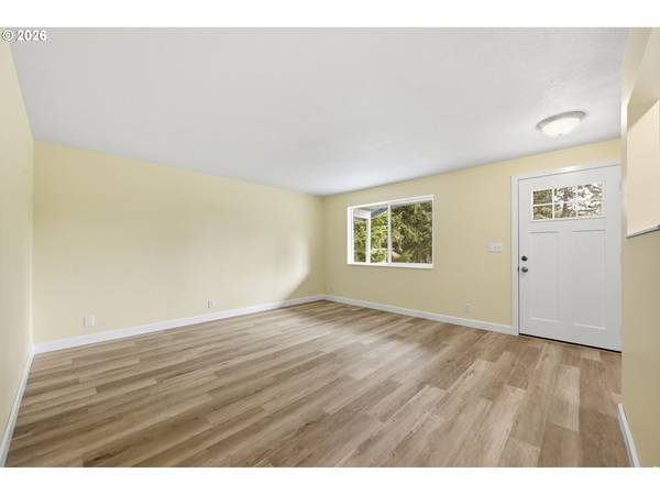 88002 10TH ST, Veneta, OR 97487