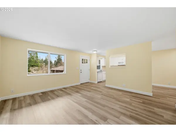 88002 10TH ST, Veneta, OR 97487