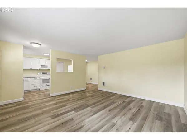 88002 10TH ST, Veneta, OR 97487