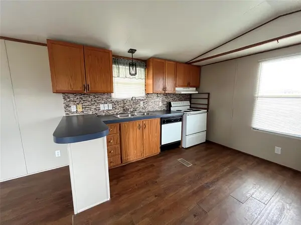 8082 Fm 697, Whitewright, TX 75491