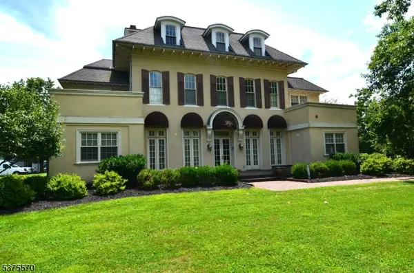 24 Mine Street, Flemington Boro, NJ 08822