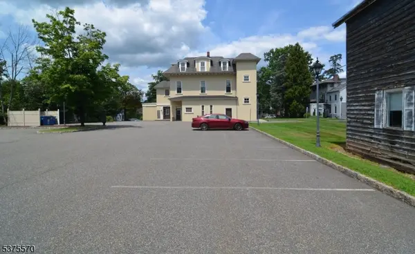 24 Mine Street, Flemington Boro, NJ 08822