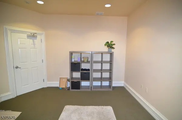 24 Mine Street, Flemington Boro, NJ 08822