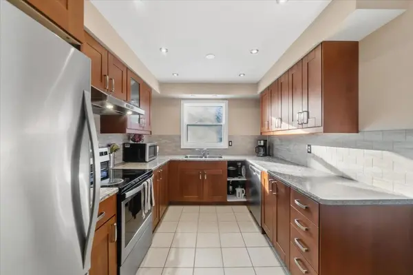 22 Miles DR S, Ajax, ON L1Z 1C7