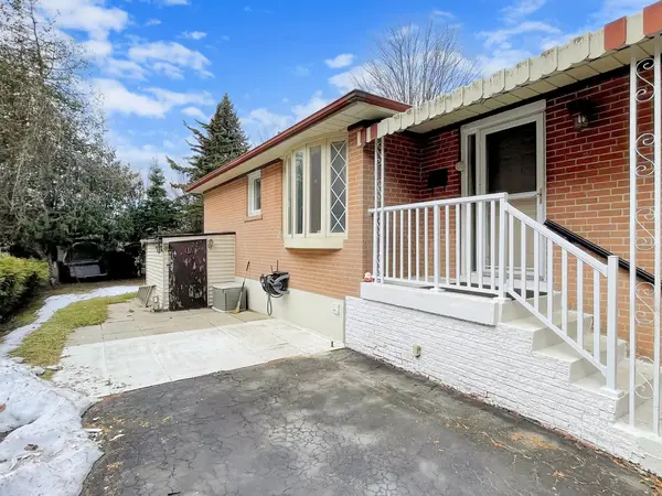 186 Norfolk AVE, Richmond Hill, ON L4C 2C8