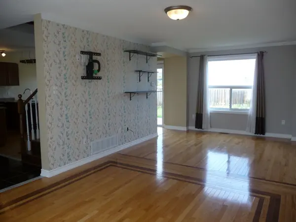 134 Dean AVE, Barrie, ON L4N 0V6