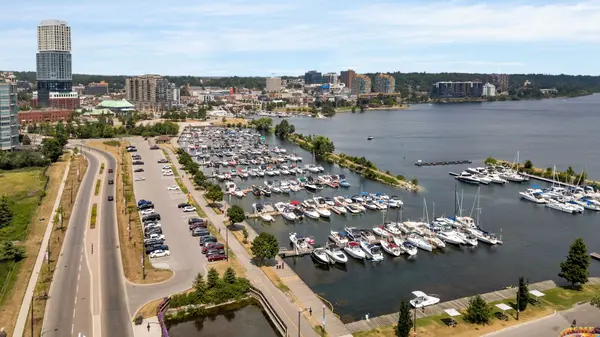 37 Ellen ST #PH09, Barrie, ON L4N 6G2